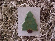 pine tree pin